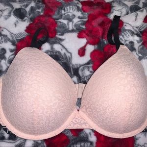 34DD Victoria’s Secret Push up bra